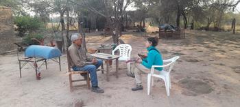 Dr Andrade Díaz conducting an interview